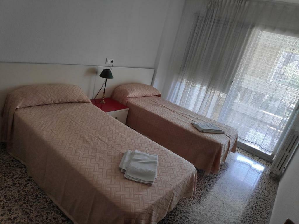 Apartamentos Cervantes Benidorm Esterno foto